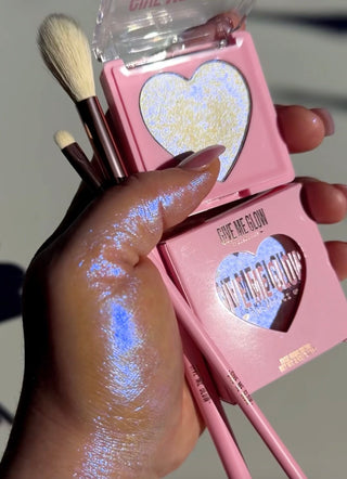 G143 SPOT ON FLUFF BRUSH